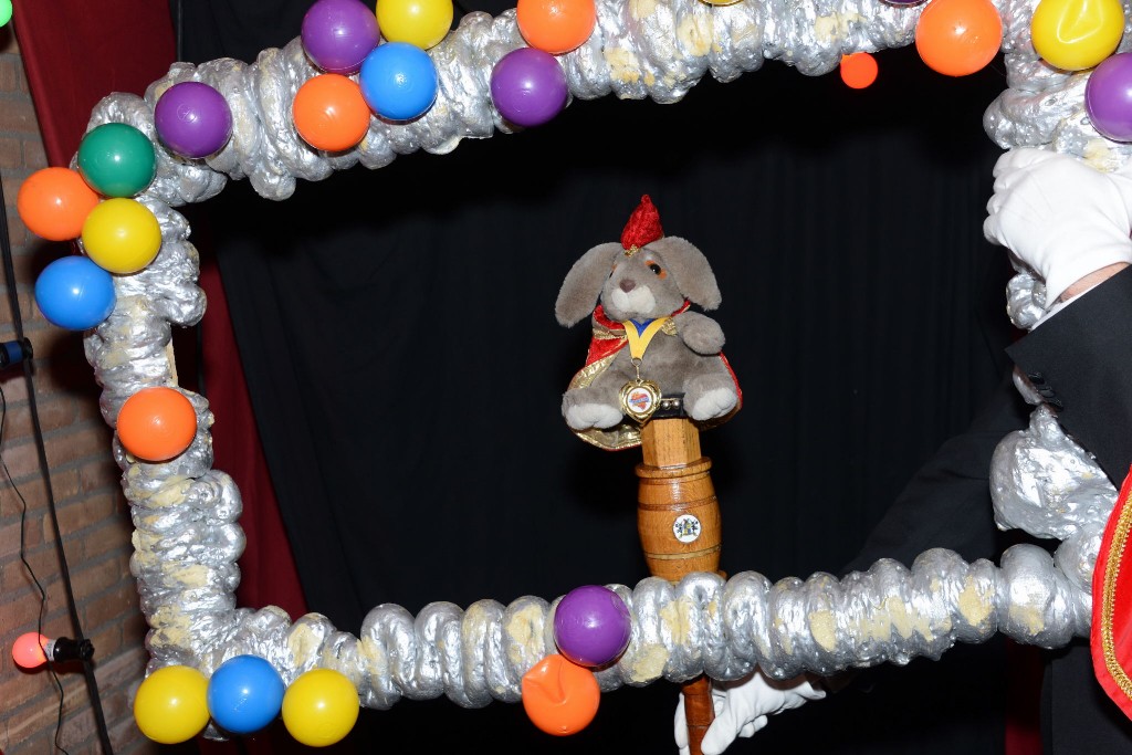 ../Images/Jubileum feest 5x11 263.jpg